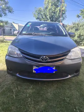 Toyota Etios Sedan XS usado (2016) color Gris Oscuro precio $14.000.000