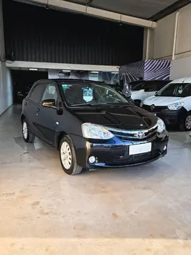 Toyota Etios Sedan XLS usado (2014) color Negro precio $15.500.000