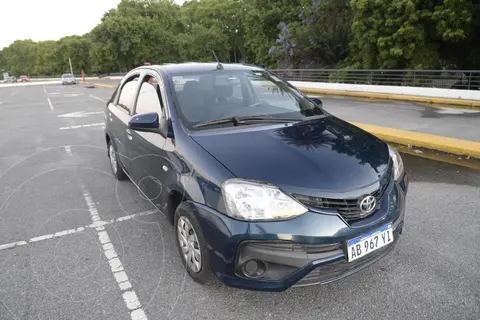 Toyota Etios Sedan X usado (2017) color Azul precio $12.000.000