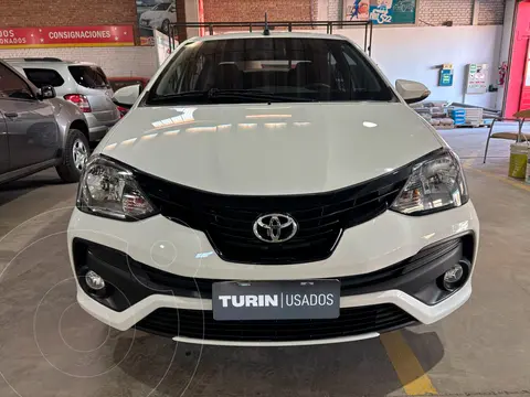 Toyota Etios Sedan XLS usado (2023) color Blanco precio $23.800.000