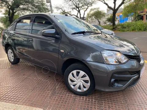 Toyota Etios Sedan X usado (2021) color Gris precio $19.990.000