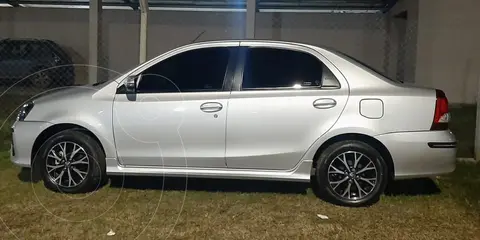 Toyota Etios Sedan XLS Aut usado (2022) color Gris Plata  precio $22.800.000