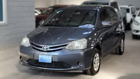 Toyota Etios Sedan XS usado (2015) color Gris Oscuro precio $15.899.000