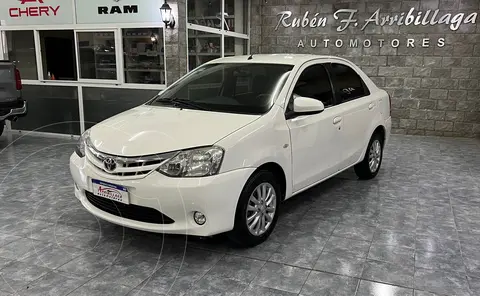 Toyota Etios Sedan XLS usado (2013) color Blanco precio $14.300.000