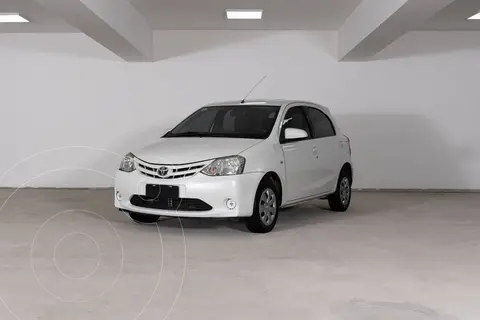 Toyota Etios Sedan XS usado (2015) color Blanco precio $2.940.000