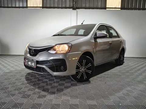 Toyota Etios Sedan XS usado (2017) color Gris Plata  precio $17.150.000