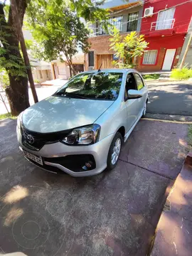 Toyota Etios Sedan XLS usado (2018) color Gris precio $20.000.000