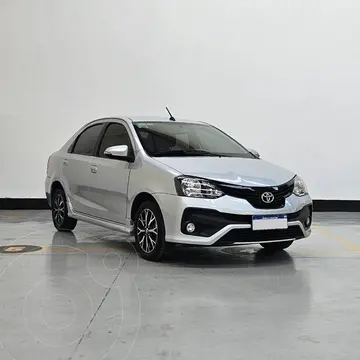 Toyota Etios Sedan XLS Aut usado (2021) color Plata precio $19.800.000