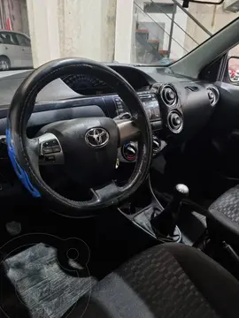 Toyota Etios Sedan XLS usado (2014) color Gris precio $13.000.000