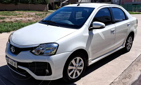 Toyota Etios Sedan XLS Aut usado (2017) color Blanco Perla precio u$s13.500