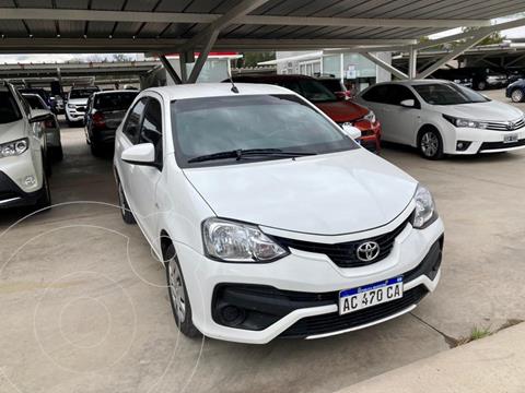 foto Toyota Etios Sedán XS 2016/17 usado (2018) color Blanco precio $1.260.000
