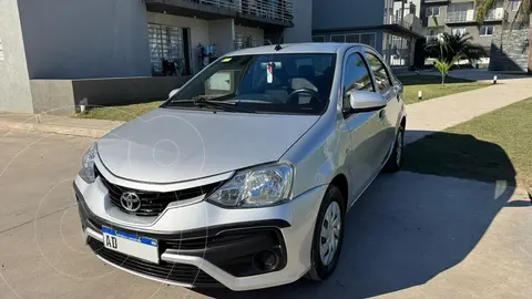 Toyota Etios Sedan X usado (2018) color Gris precio $19.000.000
