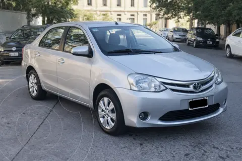 Toyota Etios Sedan XLS usado (2015) color Gris precio $14.800.000