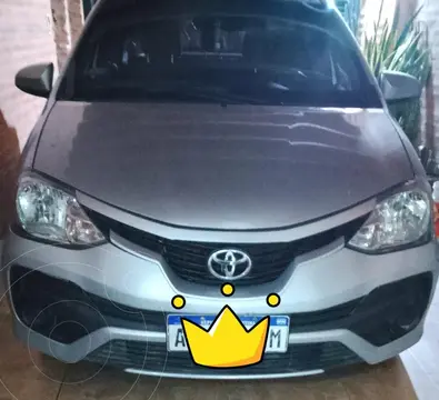 Toyota Etios Sedan X usado (2019) color Gris Plata  precio $21.000.000