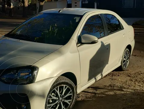 Toyota Etios Sedan XLS usado (2021) color Blanco precio $17.000.000