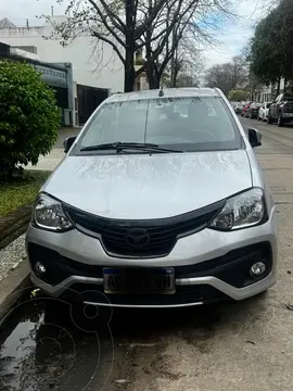 Toyota Etios Sedan XLS usado (2021) color Gris precio u$s15.000