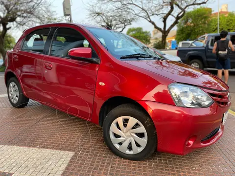 Toyota Etios Sedan XS 2015/2016 usado (2016) color Bordo precio $16.890.000