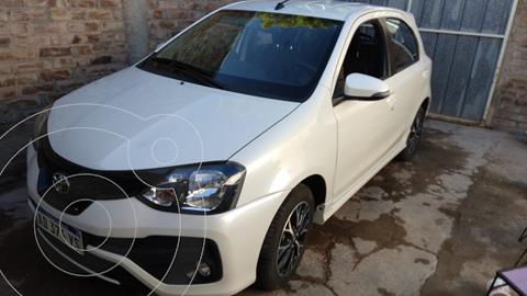 Toyota Etios Sedan XLS usado (2019) color Blanco precio $2.100.000