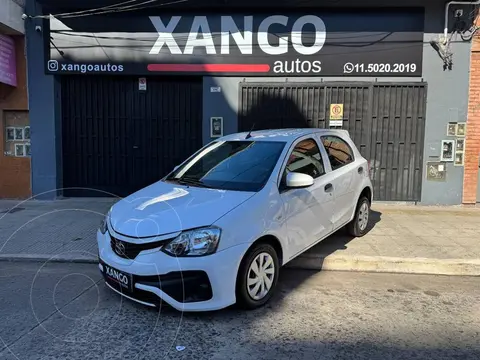 Toyota Etios Sedan X usado (2022) color Blanco precio $19.000.000