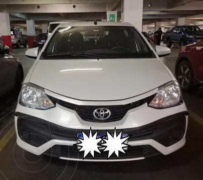 Toyota Etios Sedan X usado (2021) color Blanco precio $20.000.000