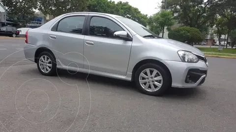 foto Toyota Etios Sedán XLS 2016/17 usado (2018) color Gris precio $14.200.000