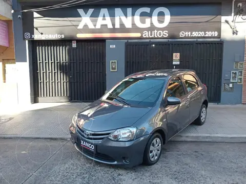 Toyota Etios Sedan XS usado (2013) color Blanco precio $14.000.000