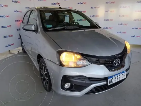 Toyota Etios Sedan Platinum Aut usado (2018) color Gris precio $19.000.000
