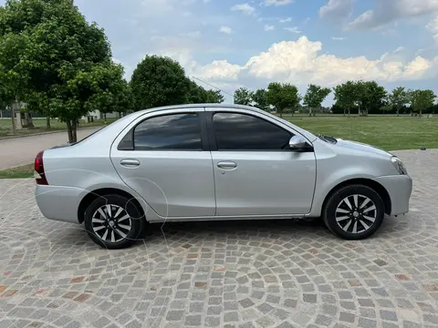 Toyota Etios Sedan Platinum 2015/2016 usado (2015) color Gris Plata  precio $15.000.000