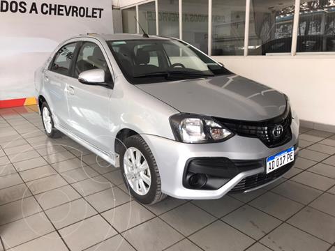 foto Toyota Etios Sedán XLS Aut 2016/17 usado (2018) color Gris Claro precio $1.350.000