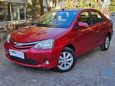 Toyota Etios Sedan XLS 2016/17 usado (2017) color Rojo precio u$s15.300