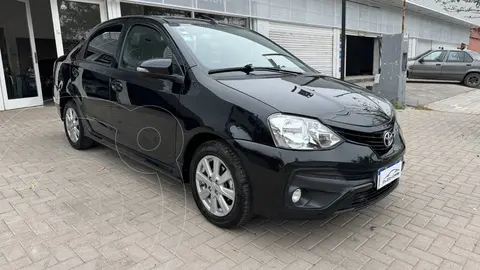 Toyota Etios Sedan XLS usado (2018) color Negro precio $16.000.000