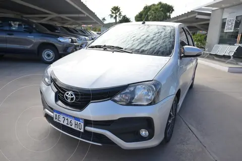 foto Toyota Etios Sedán XLS Aut usado (2021) color Gris precio $21.420.000