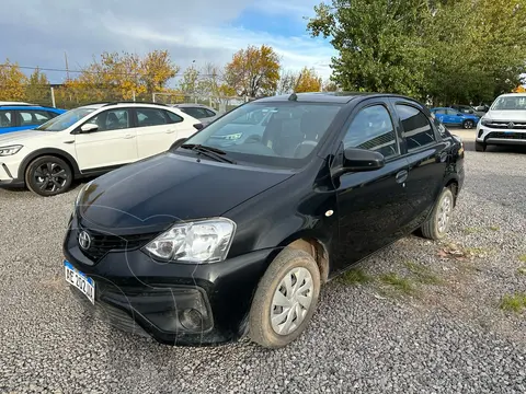 Toyota Etios Sedan X usado (2020) color Negro precio $17.500.000