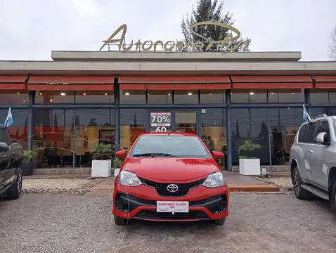 Toyota Etios Sedan X usado (2019) color Rojo precio $19.500.000