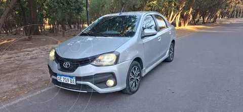 Toyota Etios Sedan XLS Aut usado (2021) color Gris precio $21.000.000