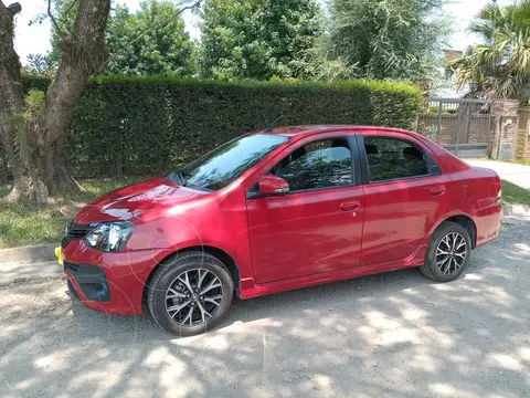 Toyota Etios Sedan XLS usado (2022) color Rojo precio $22.000.000