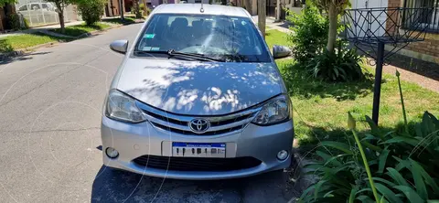 Toyota Etios Sedan XLS Aut usado (2016) color Gris Plata  precio u$s13.000