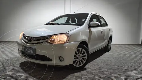 Toyota Etios Sedan XLS 2015/2016 usado (2015) color Blanco precio $15.288.000
