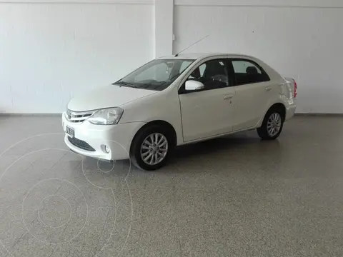 Toyota Etios Sedan XLS usado (2014) color Blanco precio $2.757.300