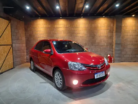 Toyota Etios Sedan XLS usado (2015) color Rojo precio $16.500.000