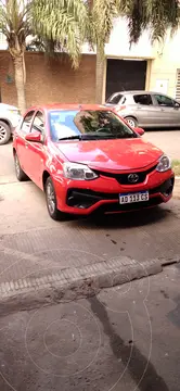 Toyota Etios Sedan X usado (2018) color Rojo precio $10.900.000