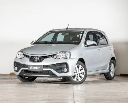 Toyota Etios Sedan XLS usado (2018) color Plata precio $14.200.000