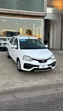 Toyota Etios Sedan X usado (2018) color Blanco precio $19.500.000
