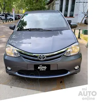 Toyota Etios Sedan XLS usado (2015) color Gris Oscuro precio u$s9.500