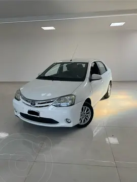 Toyota Etios Sedan XLS usado (2013) color Blanco precio $15.600.000