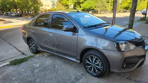 foto Toyota Etios Sedán XLS usado (2018) color Gris precio $4.600.000