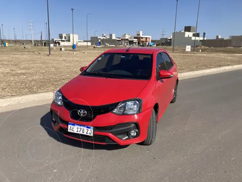 Toyota Etios Sedan XLS Aut usado (2020) color Rojo precio $21.000.000