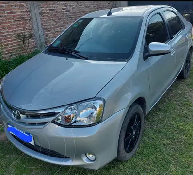 Toyota Etios Sedan XLS usado (2017) color Gris precio u$s15.500