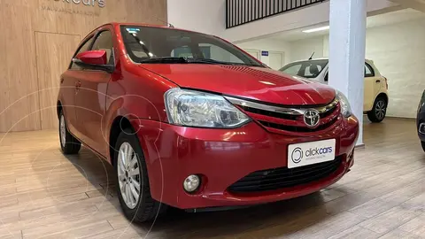 Toyota Etios Sedan XLS usado (2014) color Rojo precio $15.000.000
