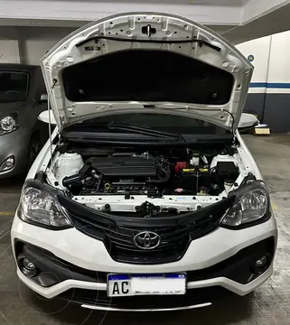 Toyota Etios Sedan XLS usado (2018) color Blanco precio $20.400.000